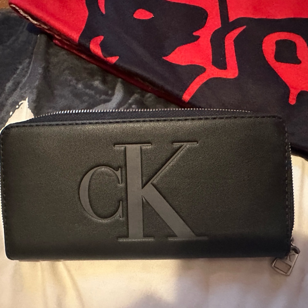 Calvin Klein Zipper Wallet